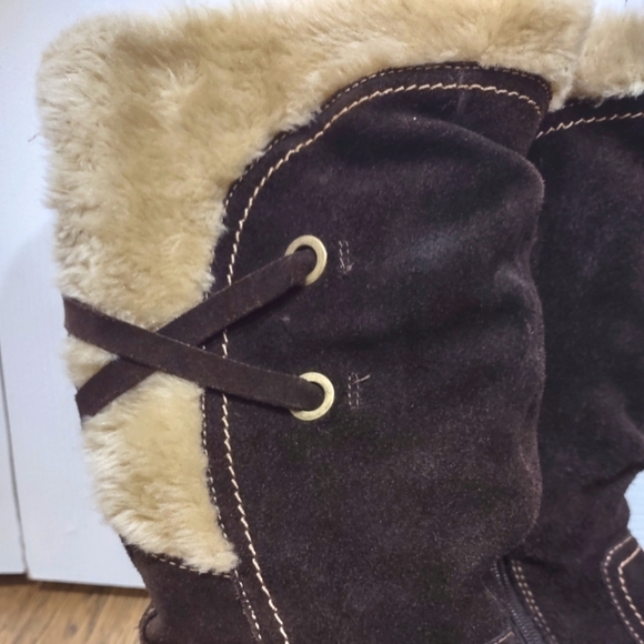St. John's Bay Leather Fur Lined Suede Boots in Brown Size 8 - Picture 8 of 9